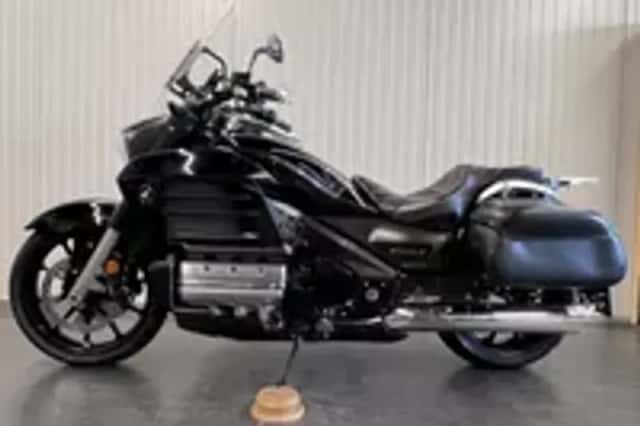 Honda GL 1800 F6C VALKYRIE GOLDWING (2014) thumbnail 3
