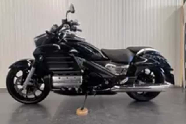 Honda GL 1800 F6C VALKYRIE GOLDWING (2014) thumbnail 3