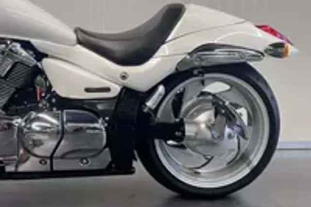 Suzuki M 1800 R (2007) thumbnail 5