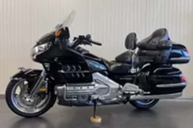 Honda GL 1800 GOLDWING (2004) thumbnail 2