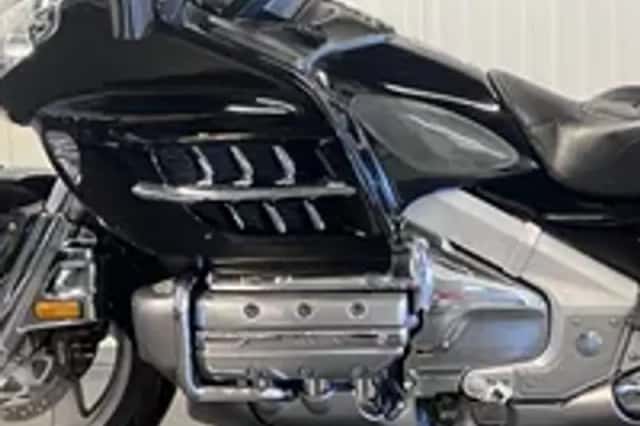 Honda GL 1800 GOLDWING (2004) thumbnail 6