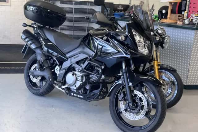 Suzuki V-Strom (2010) thumbnail 1
