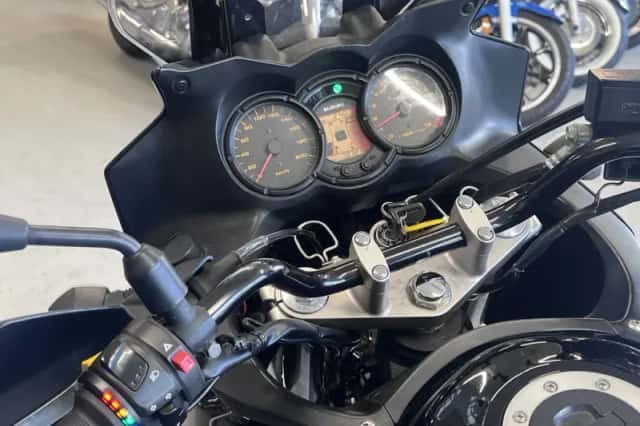 Suzuki V-Strom (2010) thumbnail 5