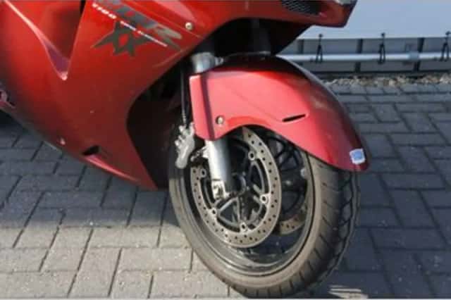 Honda CBR 1100 XX Super Blackbird (1998) thumbnail 5