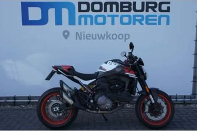 Ducati Monster 797 (2022) thumbnail 1