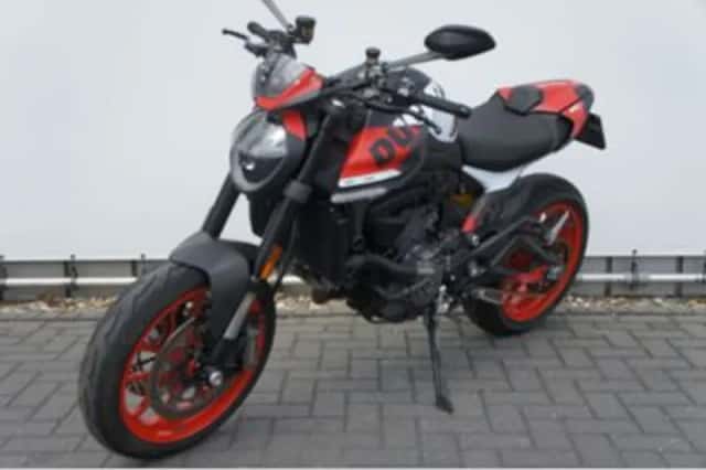 Ducati Monster 937 (2022) thumbnail 3