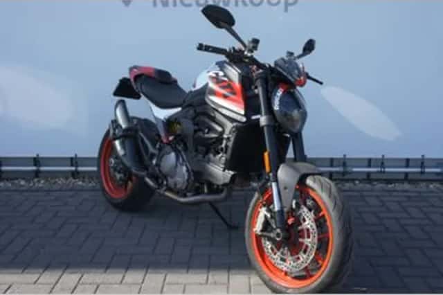 Ducati Monster 797 (2022) thumbnail 3