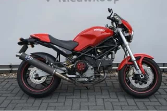 Ducati M 900 I.e (2001) thumbnail 2