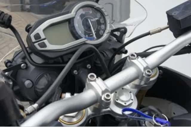 Triumph Tiger 800 (2013) thumbnail 3