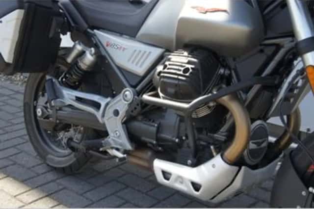Moto Guzzi V85 TT (2020) thumbnail 5