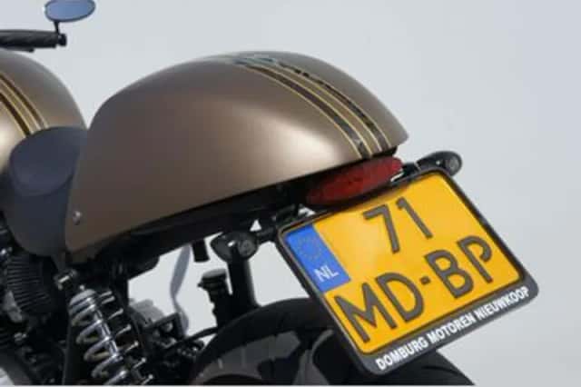 Triumph Thruxton 900 (2013) thumbnail 3