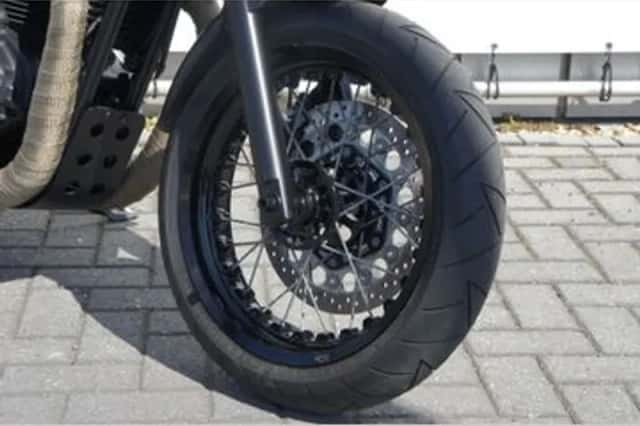 Triumph Thruxton 900 (2013) thumbnail 6