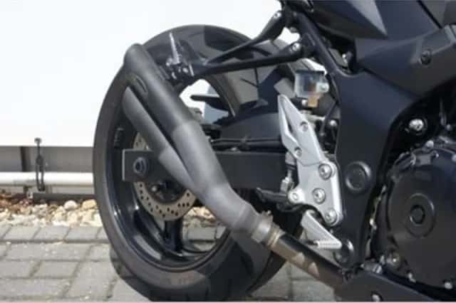 Suzuki GSR750 (2012) thumbnail 2