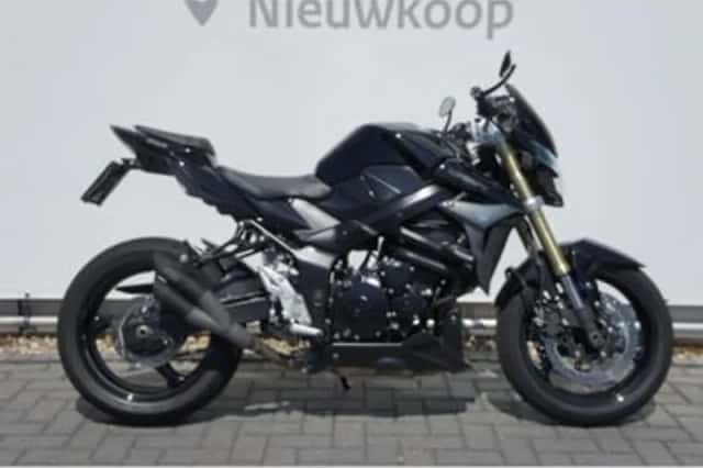 Suzuki GSR750 (2012) thumbnail 4
