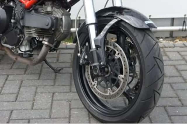 Ducati M 695 (2007) thumbnail 6