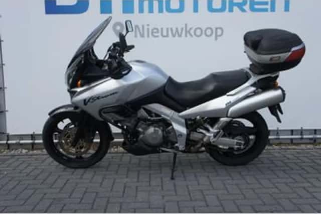 Suzuki V-Strom (2004) thumbnail 2