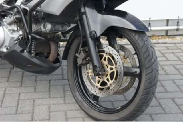 Suzuki V-Strom (2004) thumbnail 6