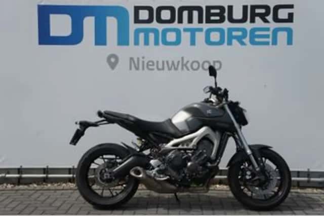 Yamaha MT-09 (2015) thumbnail 1
