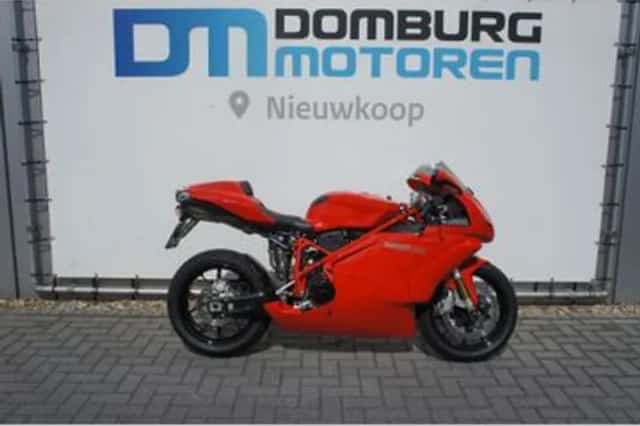 Ducati 749S (2006) thumbnail 1