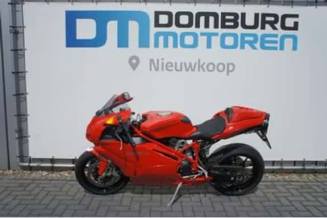 Ducati 749S (2006) thumbnail 2