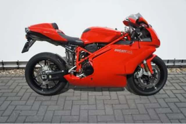Ducati 749S (2006) thumbnail 3