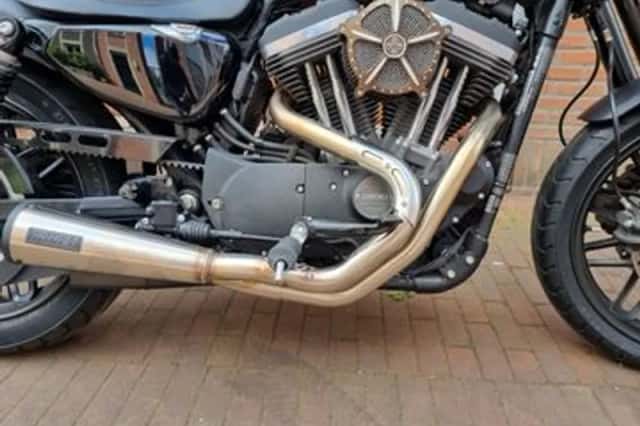 Harley-Davidson Sportster Roadster XL 1200 CX (2016) thumbnail 2