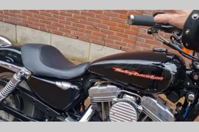 Harley-Davidson Sportster Custom XL 883 C (2006) thumbnail 5