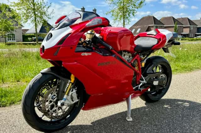 Ducati 749R (2005) thumbnail 6