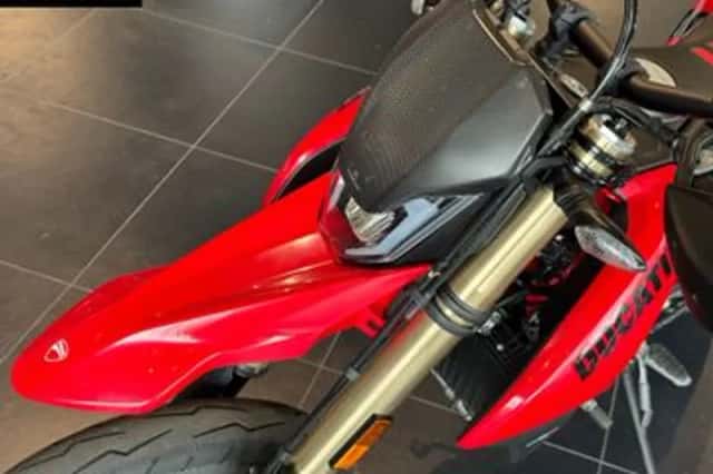 Ducati Hypermotard 698 Mono (2024) thumbnail 3