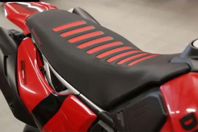 DUCATI HYPERMOTARD 698 MONO (2026) thumbnail 5