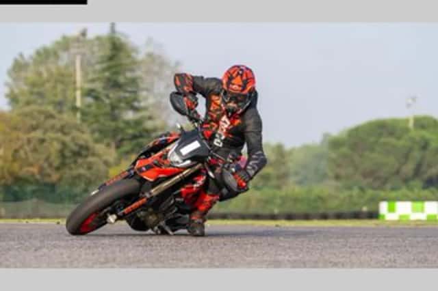 DUCATI HYPERMOTARD 698 MONO RVE (2026) thumbnail 6
