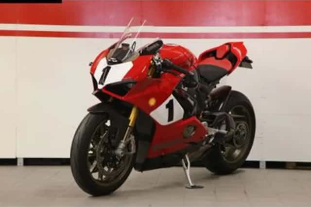 DUCATI PANIGALE V4 25 ANNIVERSARIO 916 (2019) thumbnail 3