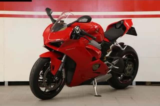 DUCATI PANIGALE V4 (2018) thumbnail 3