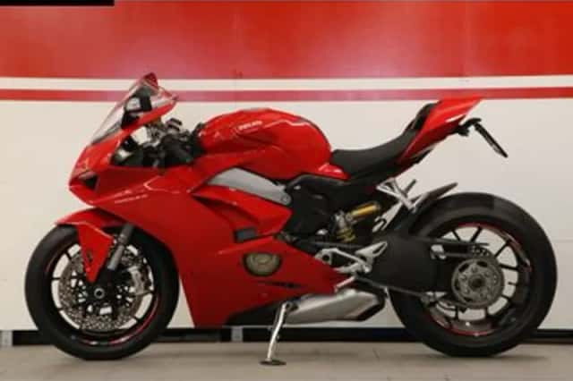 DUCATI PANIGALE V4 (2018) thumbnail 4