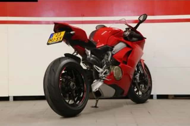 DUCATI PANIGALE V4 (2018) thumbnail 6