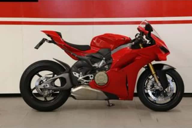DUCATI PANIGALE V4 S (2024) thumbnail 1