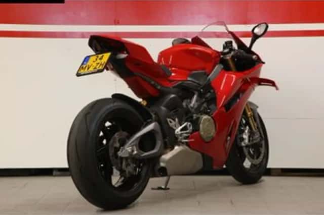DUCATI PANIGALE V4 S (2024) thumbnail 6