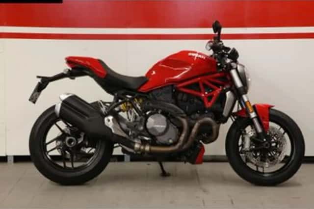 Ducati Monster 1200 (2017) thumbnail 1