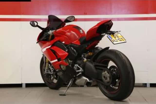 Ducati Panigale V4S (2018) thumbnail 5
