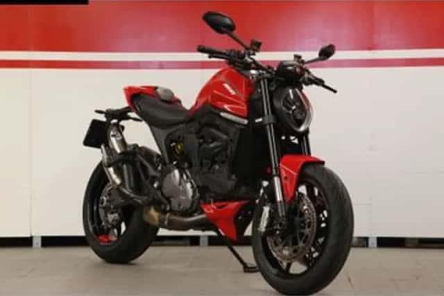 Ducati Monster 797 (2022) thumbnail 2