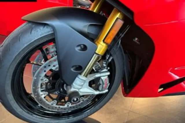Ducati Panigale V2 (2025) thumbnail 3