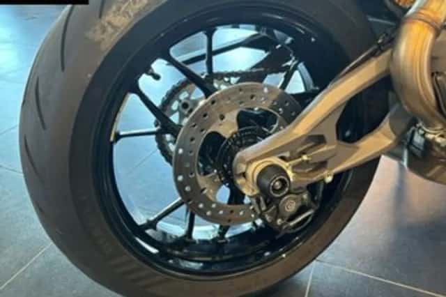 Ducati Panigale V2 (2025) thumbnail 4