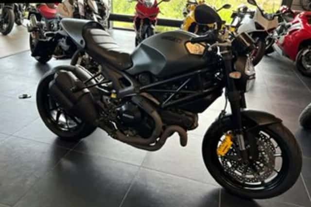 Ducati Monster 1100 EVO (2013) thumbnail 2