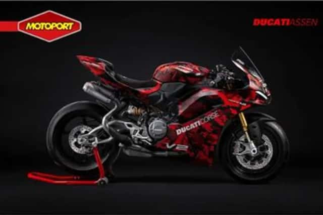 Ducati PANIGALE V2 S (2026) thumbnail 1