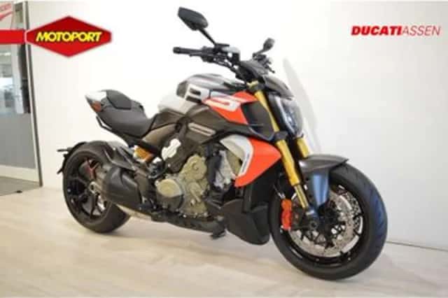 Ducati DIAVEL V4 RS (2026) thumbnail 2