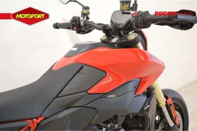 Ducati HYPERMOTARD V2 (2026) thumbnail 4