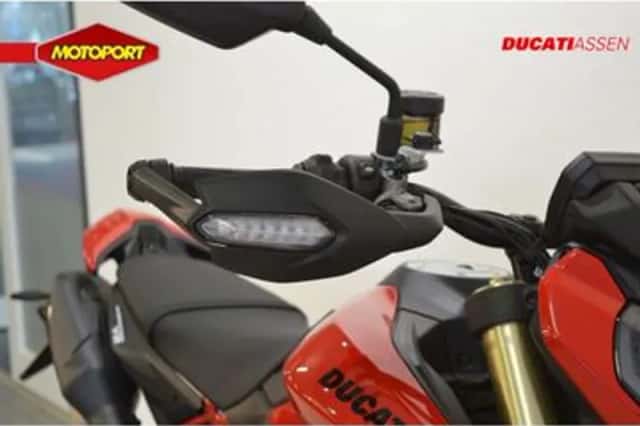 Ducati HYPERMOTARD V2 (2026) thumbnail 6