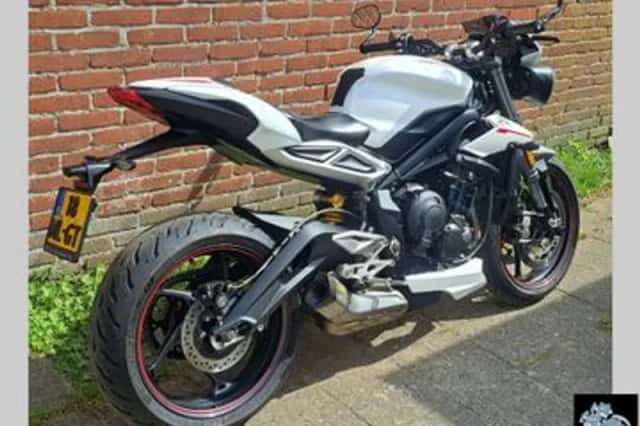 Triumph Street Triple RS (2019) thumbnail 4