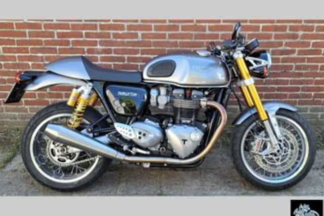 Triumph Thruxton 1200 R (2016) thumbnail 3