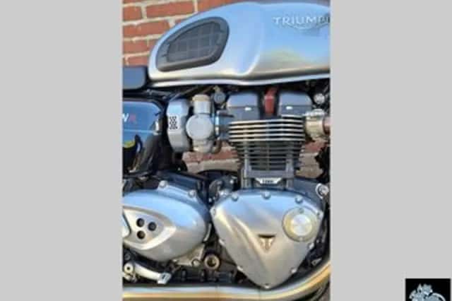 Triumph Thruxton 1200 R (2016) thumbnail 6